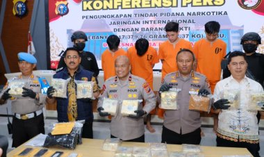 Berhasil Ungkap 4 Pelaku Jaringan Narkotika Internasional, Polda Riau Amankan 17,3 Kg Sabu