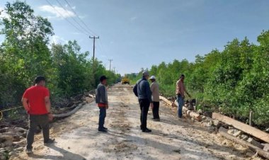 Investasi Masa Depan Ekonomi Masyarakat, PUPR-PKPP Riau Perbaiki Jalan Rusak Di Kepulauan Meranti