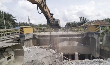 Jembatan Sei Sekayan Deras Inhu Diperbaiki, PUPR Riau Fokus Pemancangan Tiang Pancang