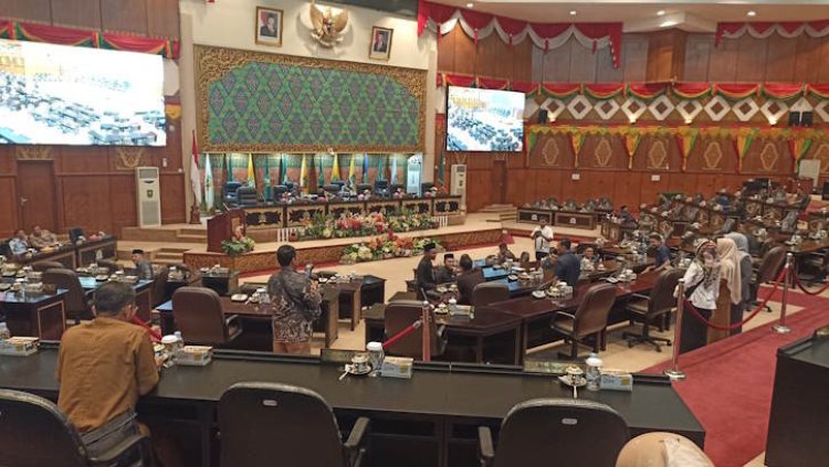 Tatib Masih Dievaluasi Kemendagri, Rapat Paripurna DPRD Riau Masih Banyak Kursi Kosong
