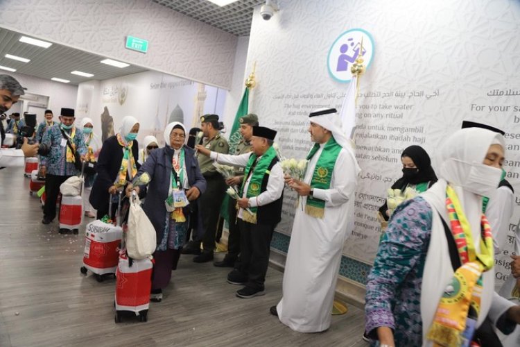 441 Jemaah Haji Kloter BTH-03 Provinsi Riau Tiba Di Madinah Dengan Selamat