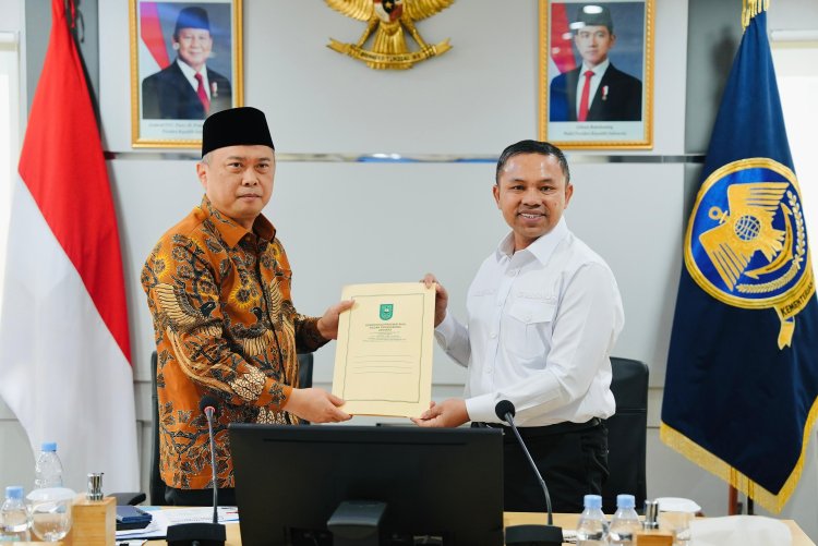 Bahas Konektivitas Riau, Gubernur Abdul Wahid Temui Mentri Perhubungan Usulkan Relokasi Bandara dan Jalur Kereta Barang