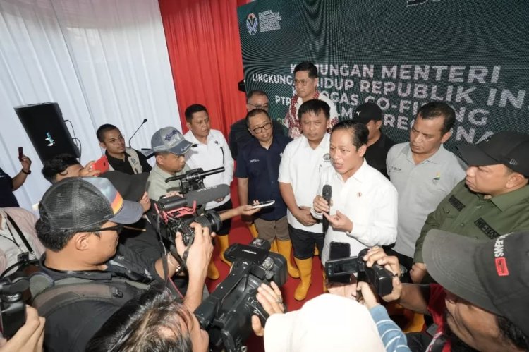 Diserahkan Mentri Lingkungan Hidup RI, PTPN IV PalmCo Raih Sertifikat Emisi Pertama di Industri Perkebunan Nasional