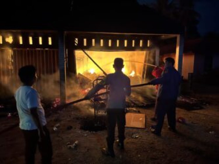 Dua Ruko Di Cerenti Kabupaten Kuansing Hangus Terbakar, Kerugian Capai Rp1,3 Miliar