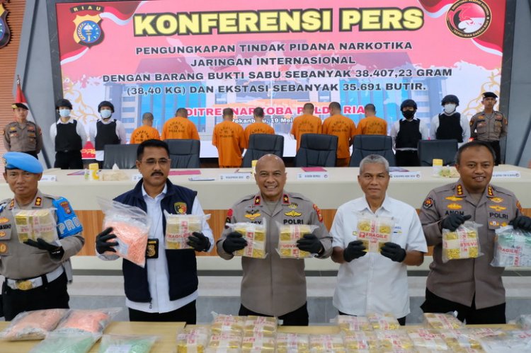 Amankan 38,4 Kg Sabu dan 35.691 Ekstasi, Polda Riau Gagalkan Penyelundupan Narkotika Jaringan Internasional