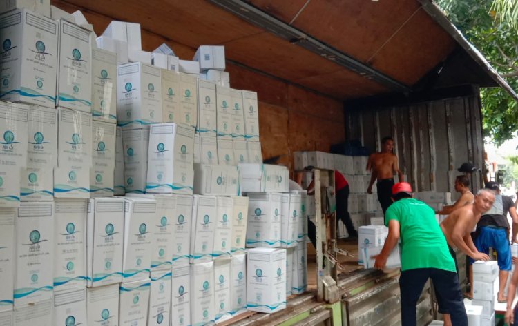 Dijadwalkan Pulang Baru Mulai 16 Juni, Air Zam-zam Jemaah Haji Sudah Tiba Di Kemenag Kampar