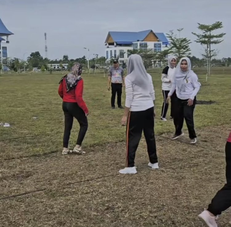 Hidupkan Kembali Olahraga Tradisional Di Sekolah, Dispora Pekanbaru Gelar Simulasi Di Halaman Kompleks Perkantoran Tenayan Raya