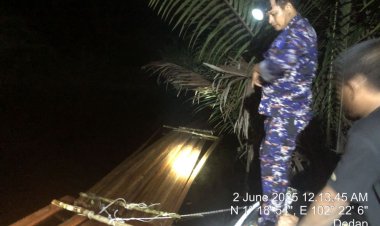 Polairud Meranti Gagalkan Penyelundupan 500 Keping Kayu Ilegal di Sungai Dedap, Dua Pelaku Kabur ke Hutan