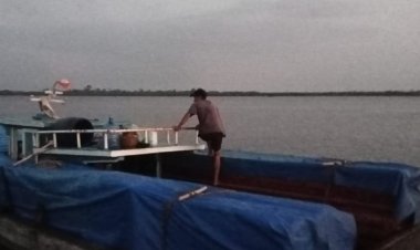 Polres Meranti Gagalkan Penyelundupan 25 Ton Kayu Ilegal Di Perairan Tebing Tinggi