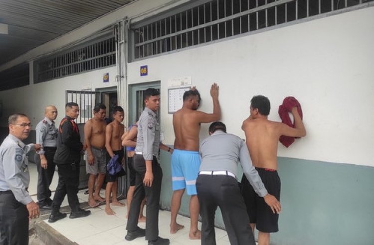 Razia Mendadak Di Lapas Bengkalis, Tiga Napi Dan Oknum Petugas Diamankan Karena Sabu
