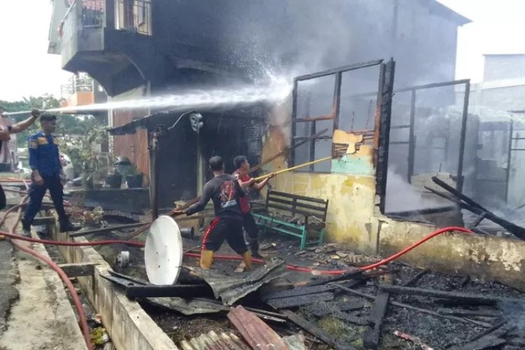 Duka Di Hari Raya Idul Adha, Rumah Warga Di Pasar Lubuk Jambi Kuansing Ludes Terbakar
