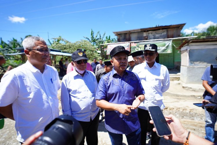 Tinjau Jalan Rusak Di Rokan Hilir, Gubernur Riau Berkomitmen Prioritaskan Pemulihan Jalan Fungsional