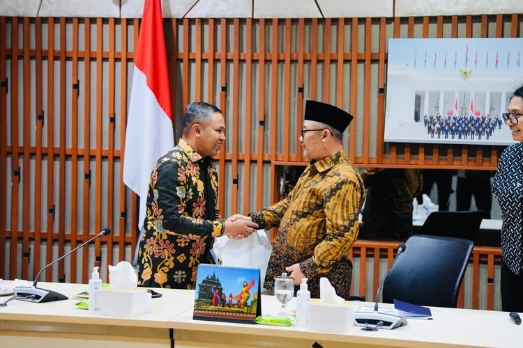 Setujui Usulan Pemprov Riau, Kemendikdasmen Segera Revitalisasi Puluhan SMA, SMK, Dan SLB