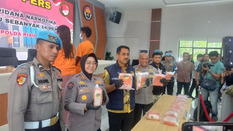 Sepasang Kekasih Kurir Narkoba Dibekuk, Polda Riau Gagalkan Peredaran 15 Kg Sabu Di Pekanbaru
