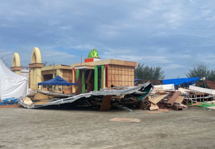 Lokasi MTQ ke-43 Riau Diterpa Cuaca Ekstrem, Stand Kabupaten Rohil Roboh Dihantam Angin