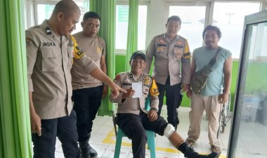 Bhabinkantibmas Polsek Peranap Rela Terluka Untuk Selamatkan Beruang Madu Terjebak Jeratan Warga