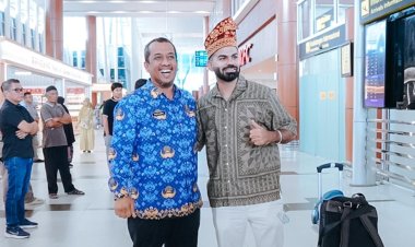 Festival Pacu Jalur Kuansing Jadi Panggung Dunia, Dinas Pariwisata Riau Sambut Hangat Kedatangan Youtuber Joe Hattab