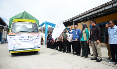 Bapanas Salurkan 5.565 Ton Beras Di Provinsi Riau, Bulog Berharap Dapat Tekan Kemiskinan Ekstrem