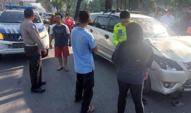 Diduga Kurang Konsentrasi, Supir Minibus Asal Dumai Tabrak Pasutri Sedang Olahraga Di Pekanbaru