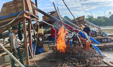 Tindak Tegas Aktivitas PETI, Polsek Cerenti Kembali Musnahkan Tiga Mesin Dompeng  Di Sungai Batang Kuantan
