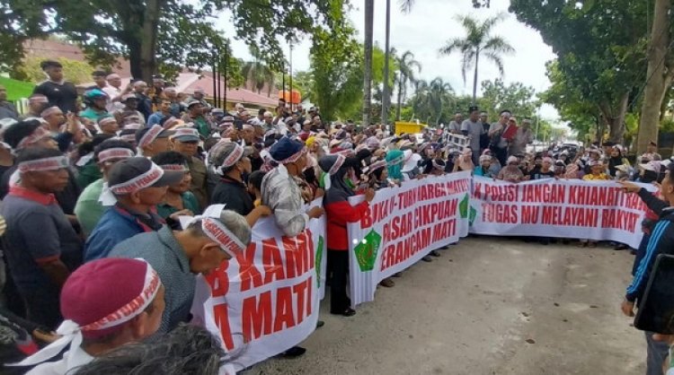 Tuntut U-Turn Kembali Dibuka, Ratusan Pedagang Pasar Cik Puan Demo Di Mapolda Riau