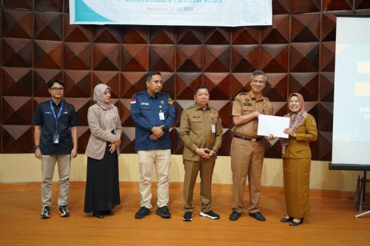 83 PNS Pemprov Riau Masuki Masa Pensiun, Penyerahan SK Oleh Pj Sekda Diwarnai Suasana Haru