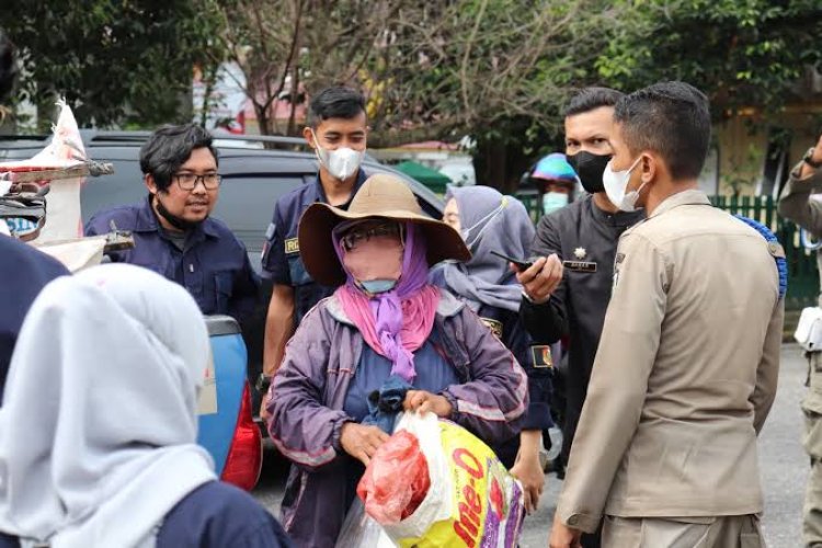 Tertibkan Ratusan Gepeng Dan Manusia Silver, Dinsos Pekanbaru Ingatkan Warga Tak Beri Sumbangan Di Jalanan