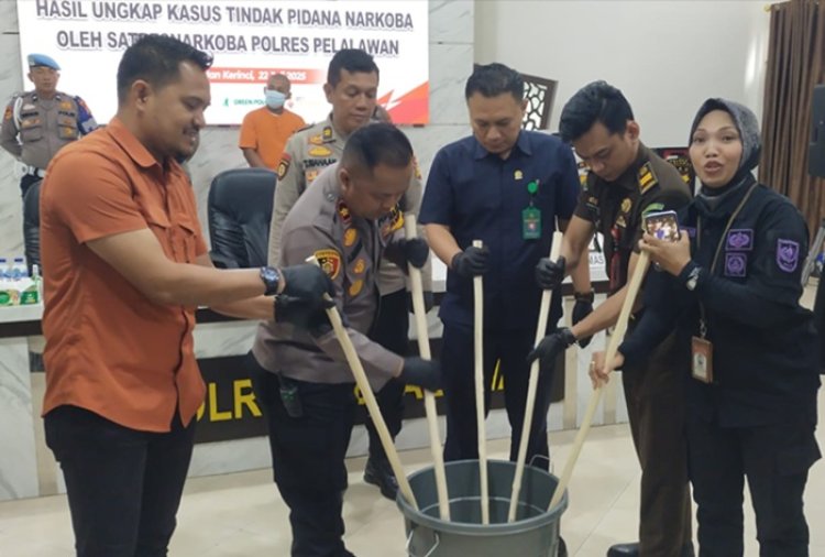 Bukti Nyata Perangi Narkoba, Polres Pelalawan Musnahkan 1 Kilogram Sabu