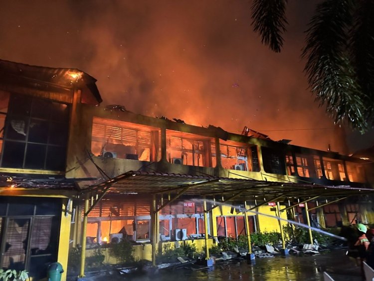 Tidak Menimbulkan Korban Jiwa, Polresta Pekanbaru Ungkap Kebakaran Gedung Disnaker Riau Akibat Korsleting Listrik