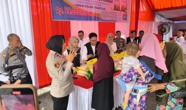 Baru Dibuka 2 Jam, 3 Ton Beras Pasar Murah Polsek Senapelan Pekanbaru Ludes Diserbu Masyarakat