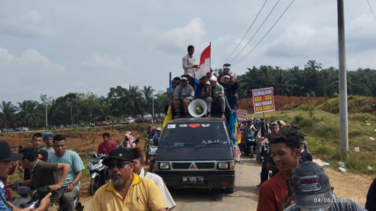 Tuntut Pengembalian Lahan Dan Dana Kompensasi, Ribuan Warga Siabu Geruduk PT Ciliandra Perkasa
