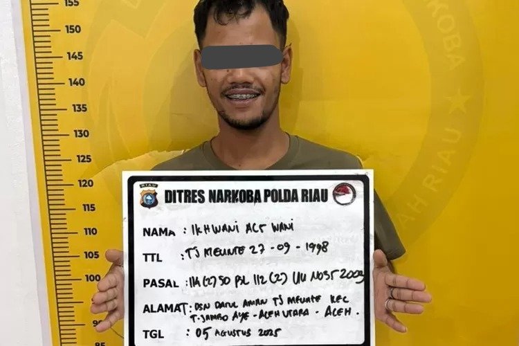 Tangkap Kurir Narkoba Asal Aceh, Polda Riau Gagalkan Penyelundupan 2 Kg Sabu Di Bandara SSK II
