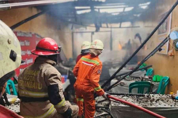 Kerugian Mencapai Rp1,2 Miliar, Sijago Merah Menghanguskan Ruko 5 Pintu Di Pekanbaru