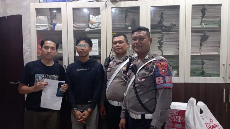 Dihentikan Karena Tak Pakai Helm, Pemotor Di Lampu Merah Tugu Zapin Pekanbaru Terciduk Buang Pil Ekstasi