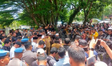 Dukung Penuh Aspirasi Masyarakat, Bupati Zukri Tolak Kebijakan Relokasi Warga Dari Wilayah TNTN