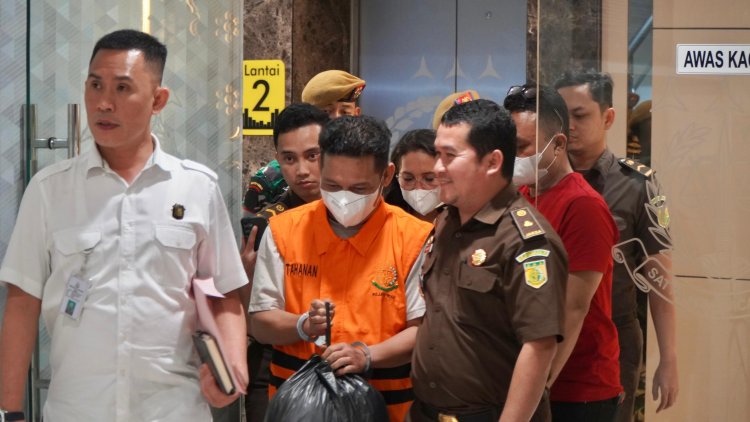 Ditetapkan Sebagai Tersangka Korupsi Dana PI 10 Persen, Mantan Dirut BUMD Rohil Ditangkap Kejati Riau