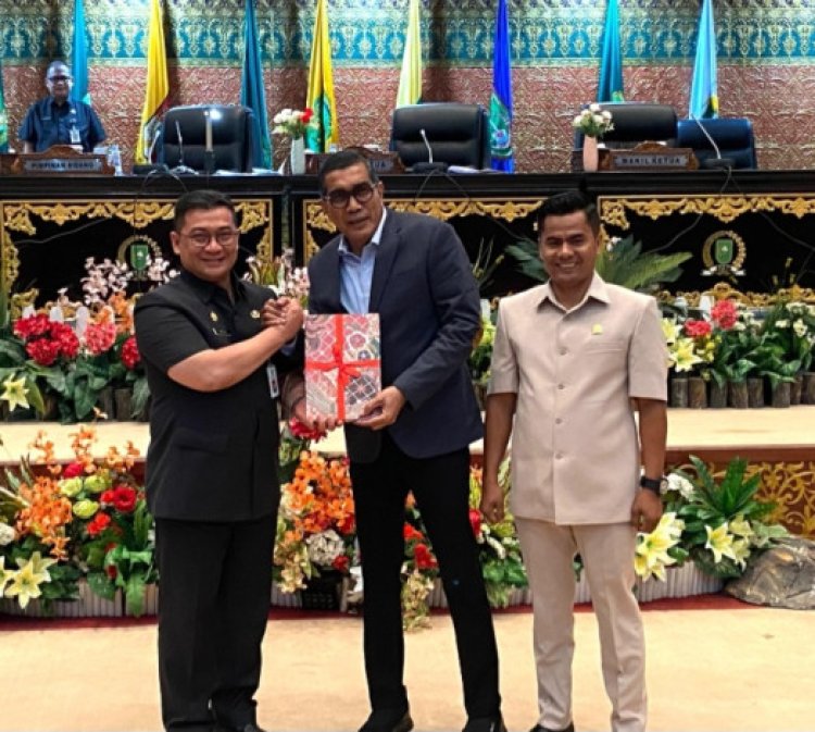 Jawab Pandangan Fraksi DPRD Riau, Sekdaprov Sebut APBD-P 2025 Berfokus Pada Penguatan Ekonomi