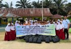 Peduli Dengan Dunia Pendidikan, PT Musim Mas Bantu Peralatan 480 Siswa SD Di Pelalawan