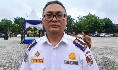 Percantik Titik Keramaian Kota, Dishub Pekanbaru Pasang 20 Lampu Trotoar Di Jalan Sudirman
