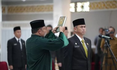 Plt Gubernur Lantik 15 Pejabat Tinggi Pratama, Diskominfotik Riau Resmi Berganti Nahkoda