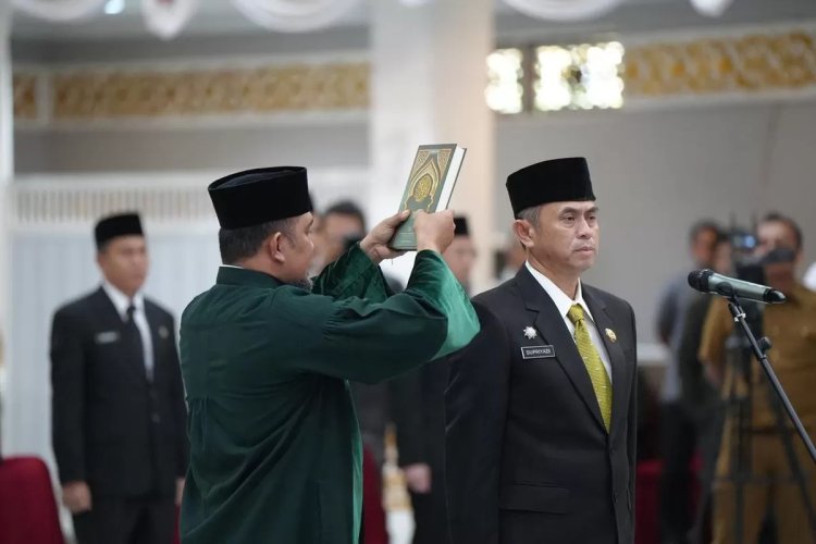 Plt Gubernur Lantik 15 Pejabat Tinggi Pratama, Diskominfotik Riau Resmi Berganti Nahkoda