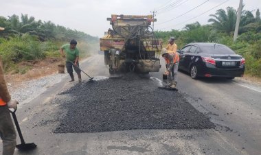 Pastikan Kelancaran Jelang Arus Mudik, Pemkab Siak Kebut Perbaikan Tiga Jalan Lintas