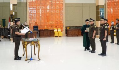 Perkuat Integritas Di Bulan Ramadhan, Kajati Riau Ambil Sumpah Asintel Baru Dan Kajari Rokan Hilir