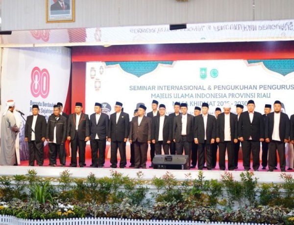 Fokus Pembinaan Umat Dan Harmoni Sosial, Pengurus MUI Riau Masa Khidmat 2025–2030 Resmi Dikukuhkan