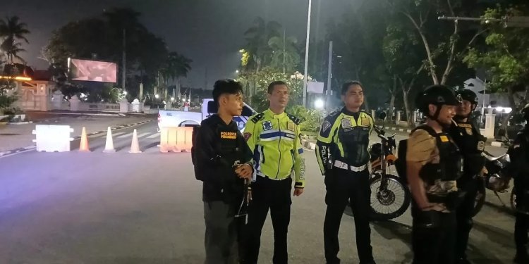 Gelar Patroli Blue Light, Ditlantas Polda Riau Tertibkan Pengendara Tanpa Helm Hingga Knalpot Brong