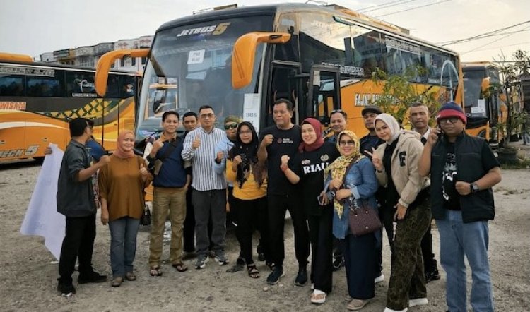 Menuju HPN 2026 Di Serang, Raja Isyam Azwar Resmi Lepas Rombongan PWI Riau