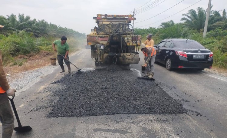 Pastikan Kelancaran Jelang Arus Mudik, Pemkab Siak Kebut Perbaikan Tiga Jalan Lintas