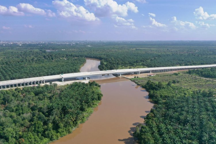 Perkuat Integrasi Ruas Tol di Riau, Progres Jembatan Siak Tol Rengat–Pekanbaru Capai 98 Persen