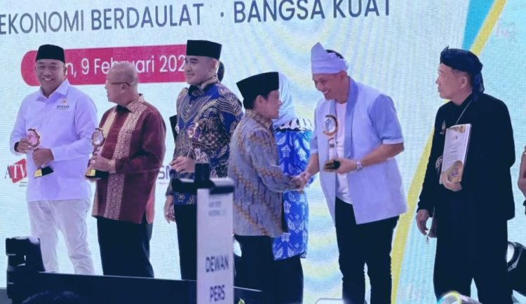 Raih SIWO PWI Award, Agung Nugroho Dinobatkan Sebagai Tokoh Peduli Olahraga