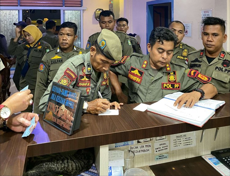 Gelar Operasi Pekat, Satpol PP Bengkalis Temukan Enam Pasangan Bukan Suami Istri Di Kamar Hotel